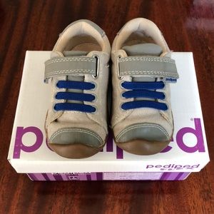 Pediped boys size 21 tan fabric sneakers